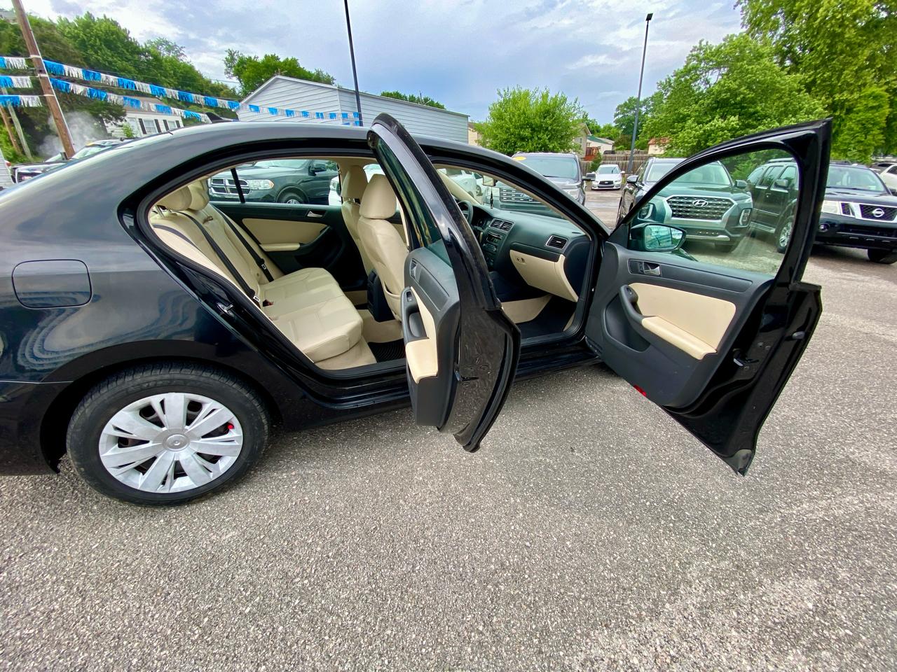 Volkswagen Jetta Sedan 4dr Auto SE PZEV 2014