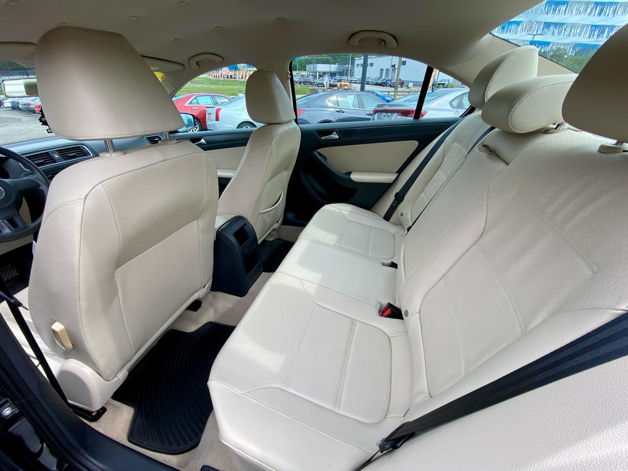 Volkswagen Jetta Sedan 4dr Auto SE PZEV 2014