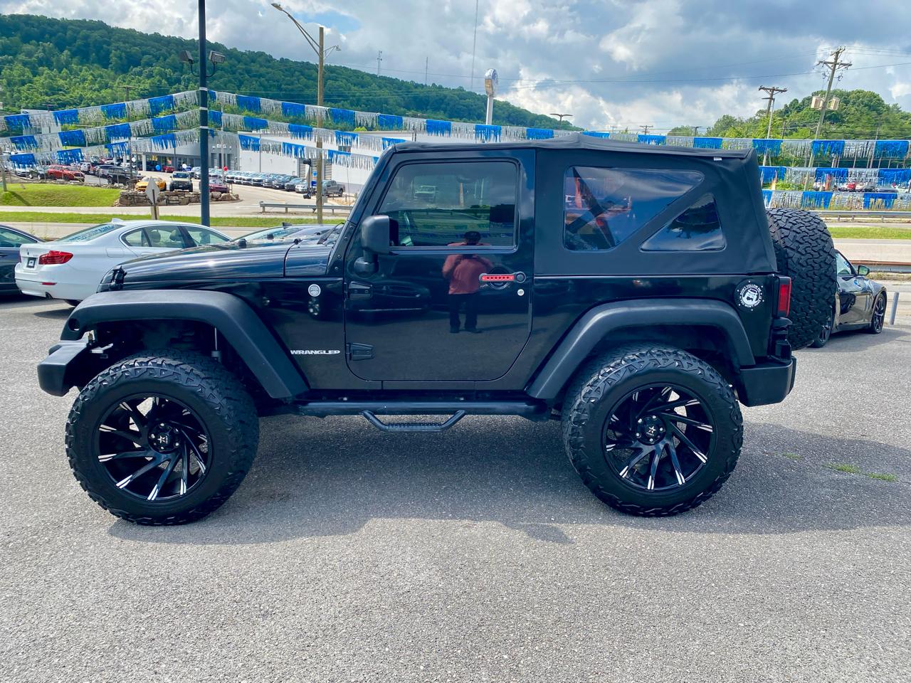 Jeep Wrangler 4WD 2dr Sport 2011