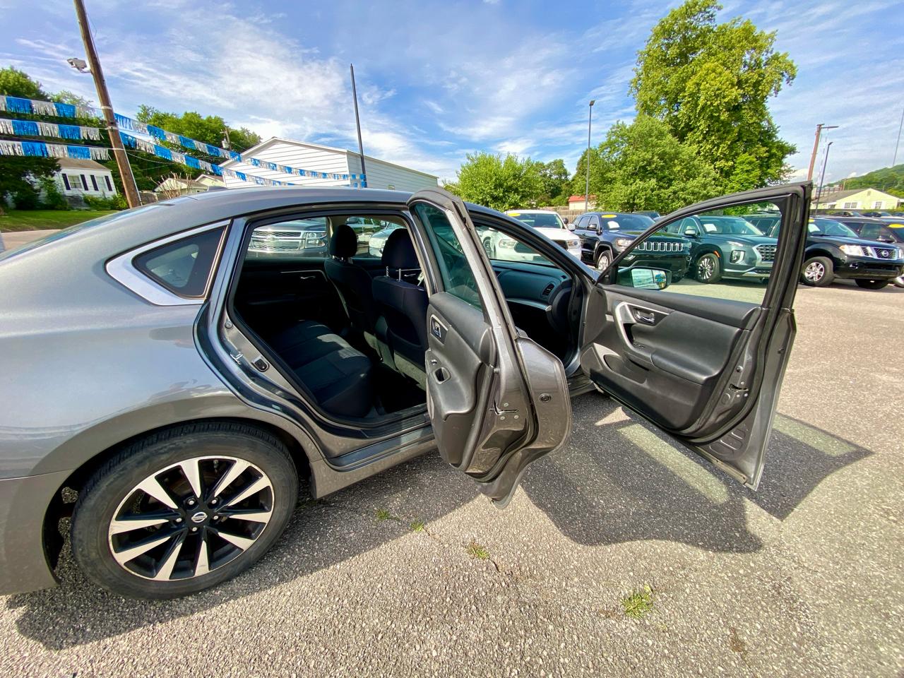 Nissan Altima 2.5 SV Sedan 2018