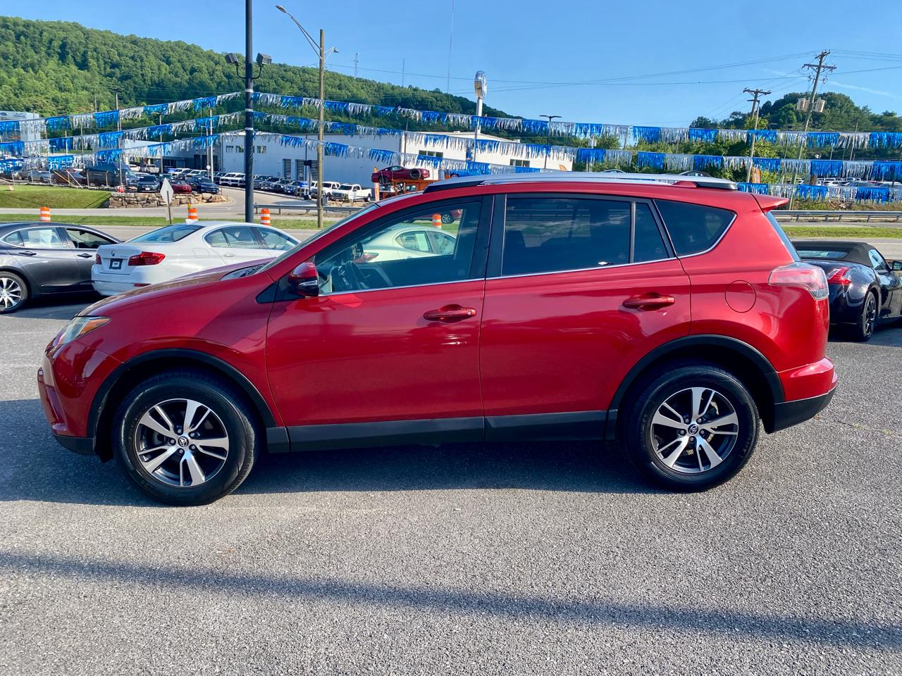 Toyota RAV4 FWD 4dr XLE (Natl) 2016