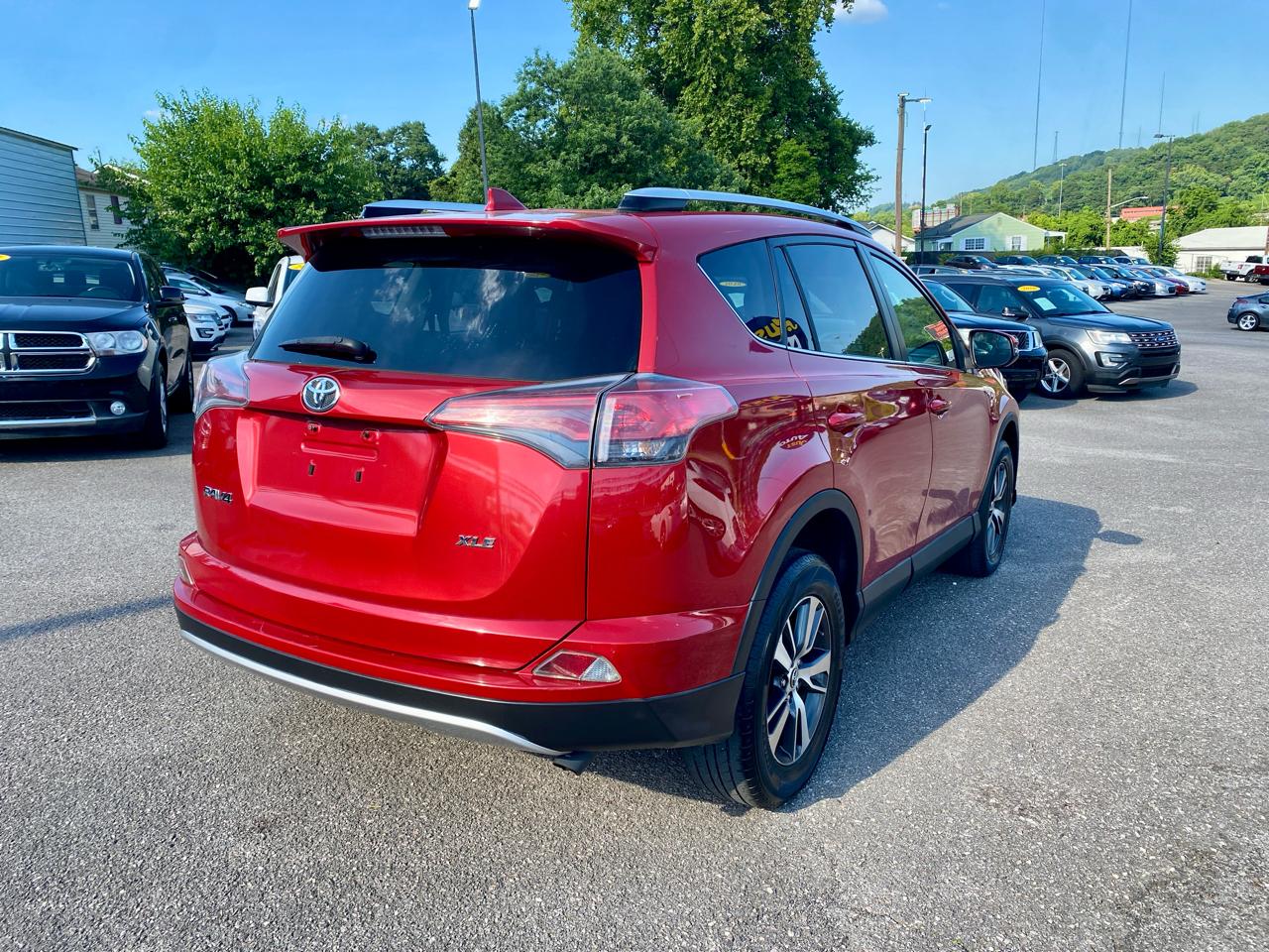 Toyota RAV4 FWD 4dr XLE (Natl) 2016