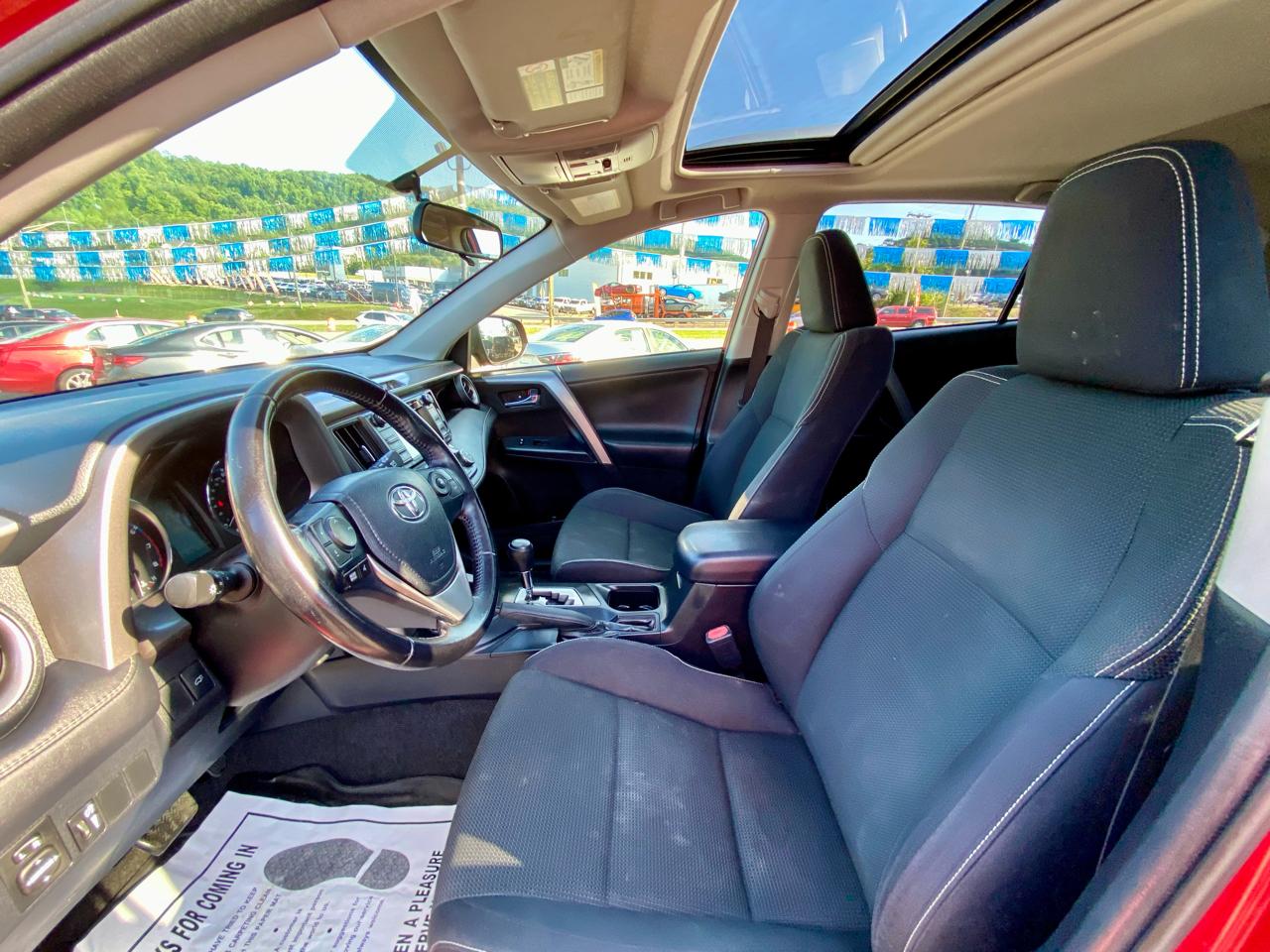 Toyota RAV4 FWD 4dr XLE (Natl) 2016
