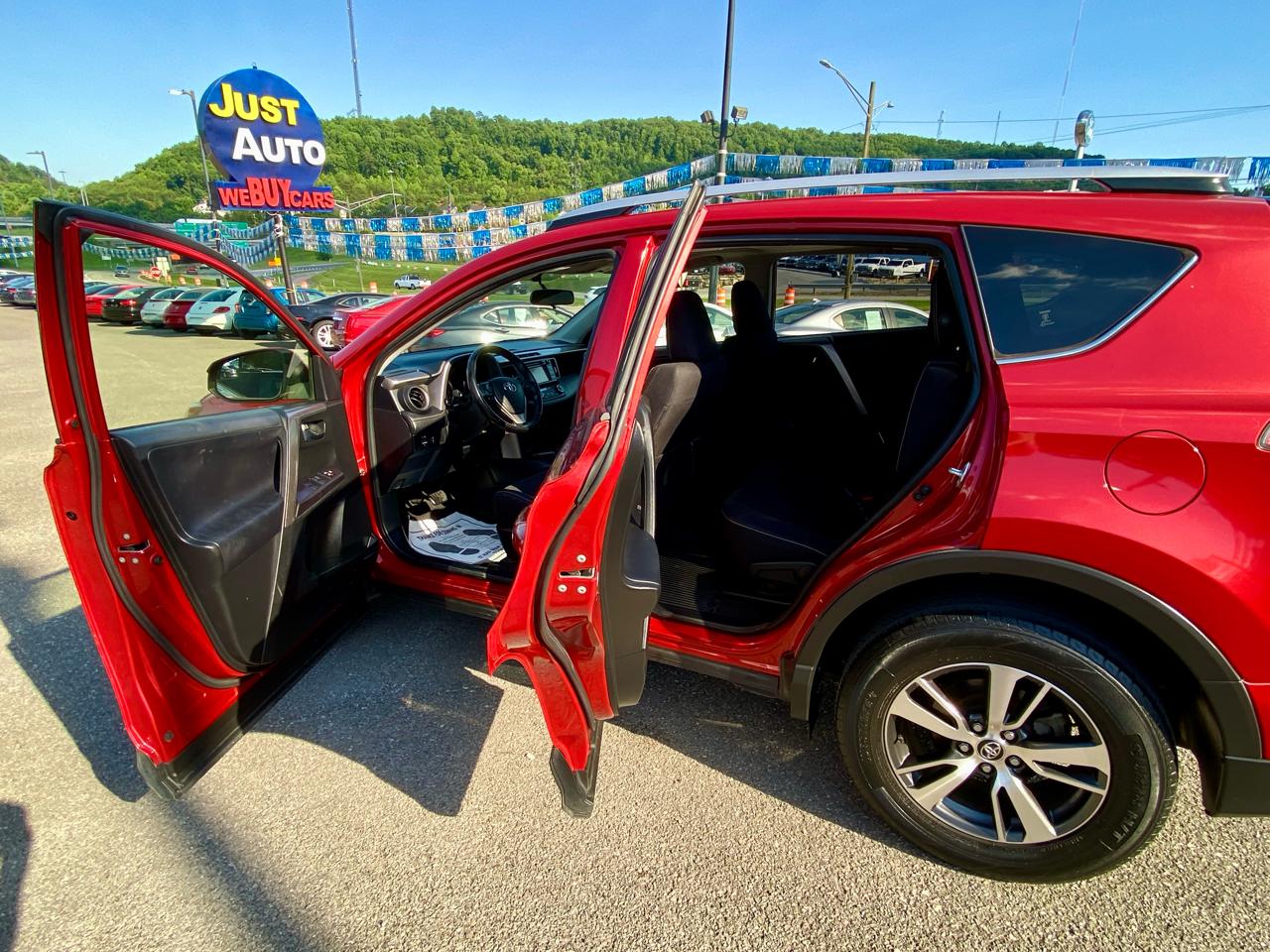 Toyota RAV4 FWD 4dr XLE (Natl) 2016