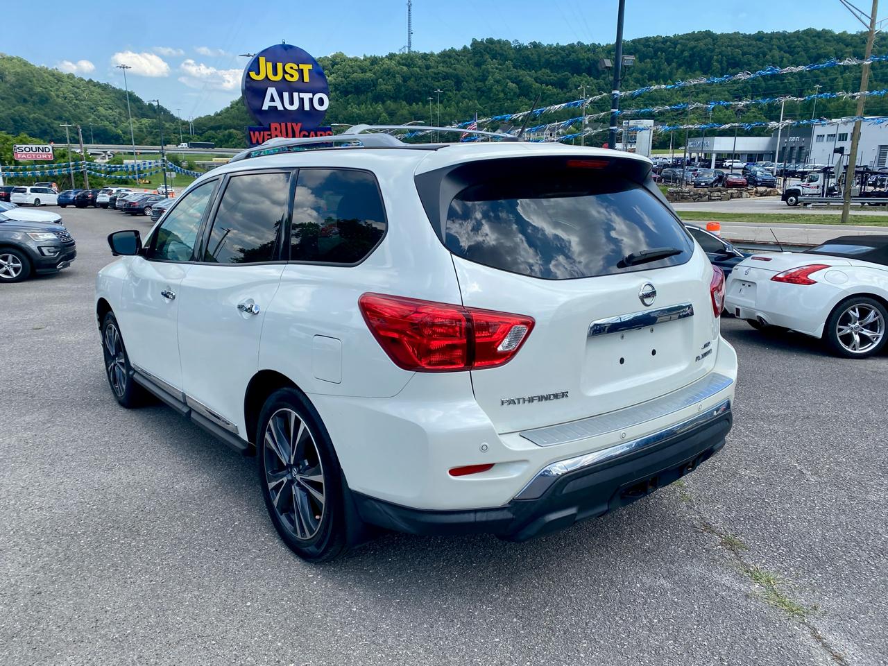 Nissan Pathfinder 4x4 Platinum 2017