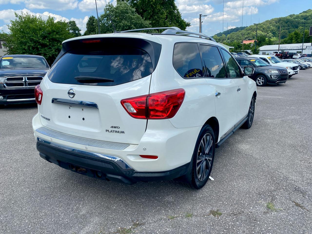 Nissan Pathfinder 4x4 Platinum 2017