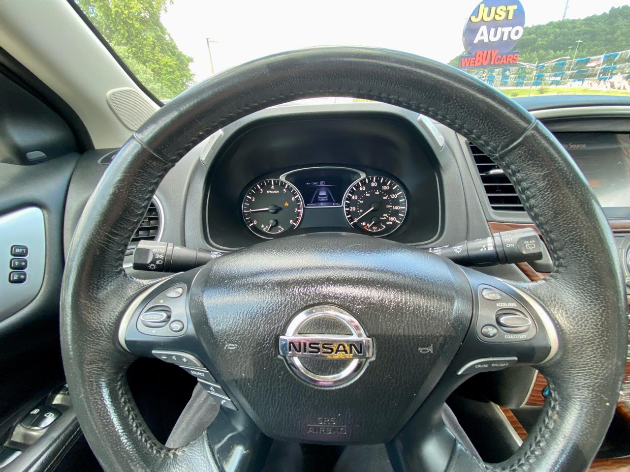 Nissan Pathfinder 4x4 Platinum 2017