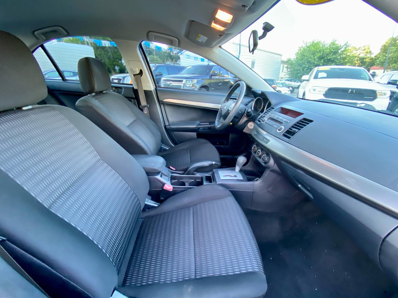 Mitsubishi Lancer 4dr Sdn Man ES FWD 2013