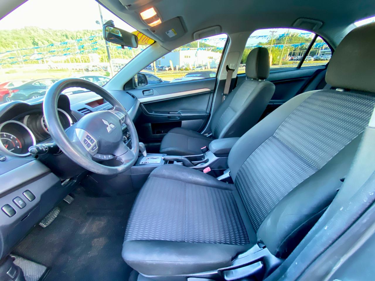 Mitsubishi Lancer 4dr Sdn Man ES FWD 2013
