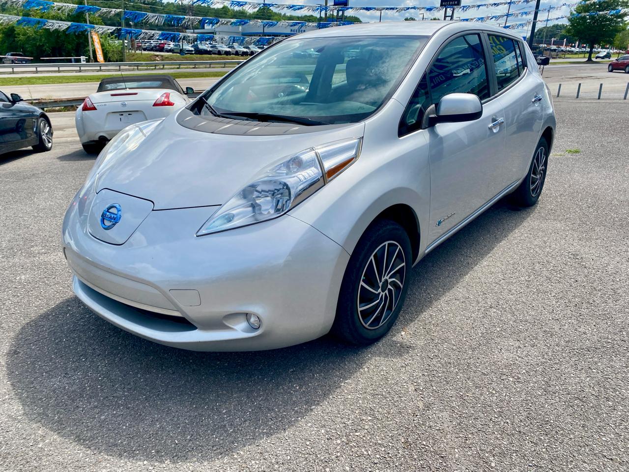 Nissan Leaf 4dr HB S 2015