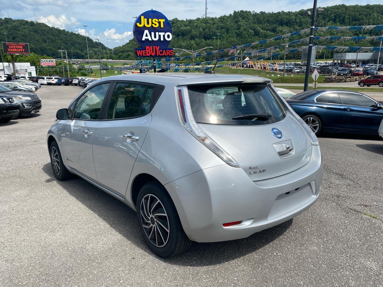 Nissan Leaf 4dr HB S 2015