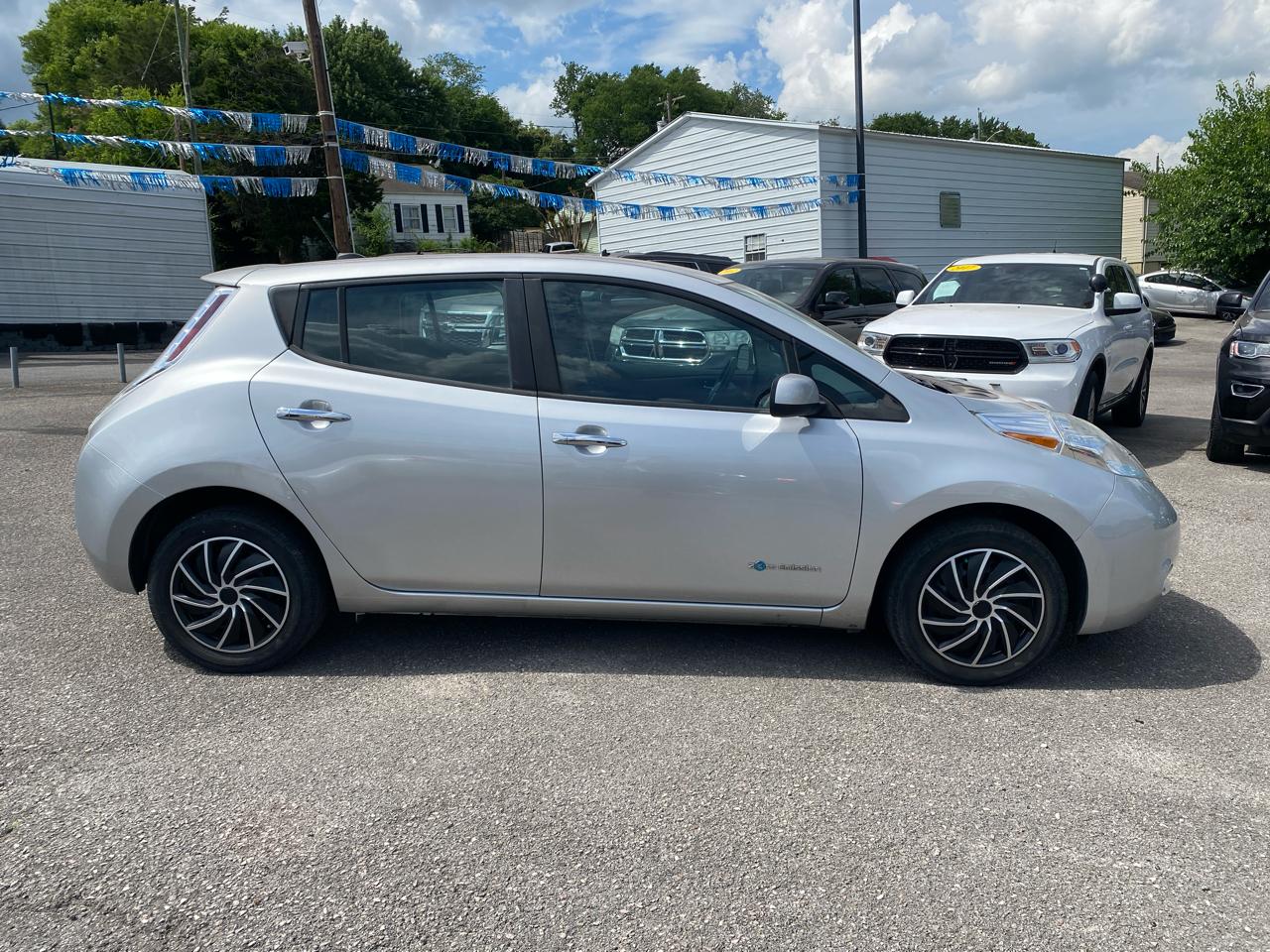 Nissan Leaf 4dr HB S 2015
