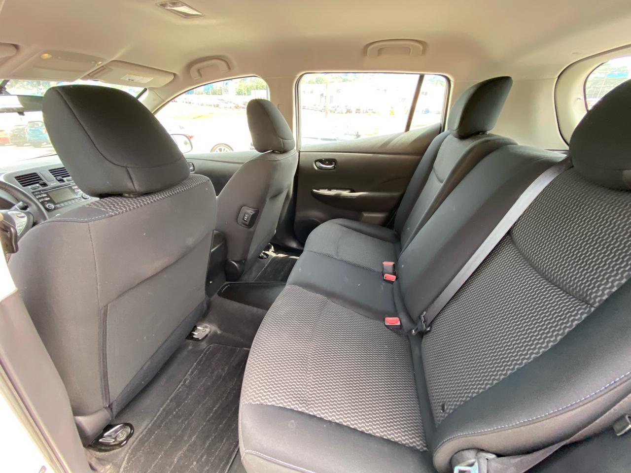 Nissan Leaf 4dr HB S 2015