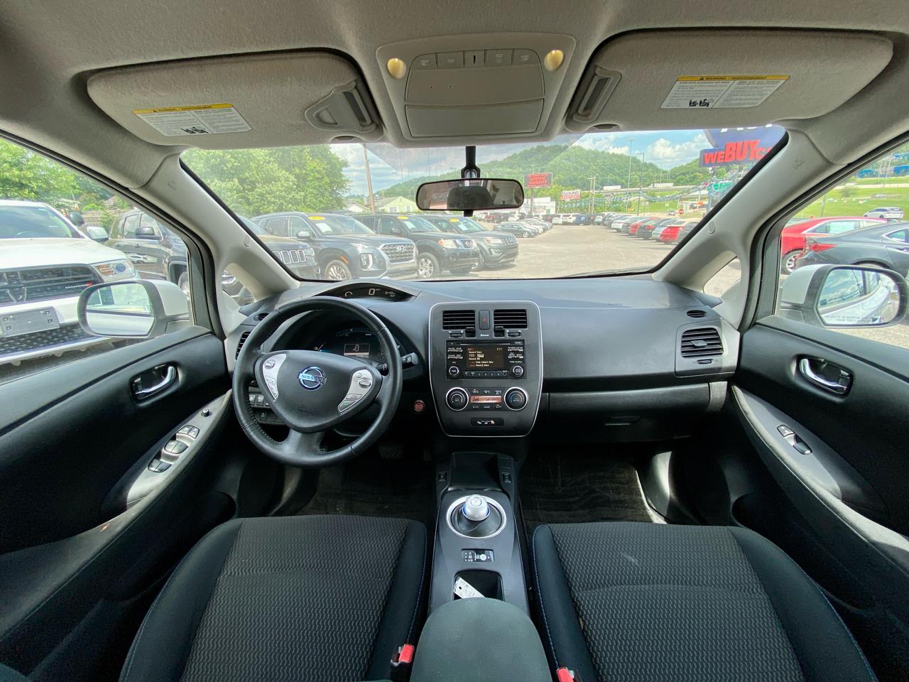 Nissan Leaf 4dr HB S 2015