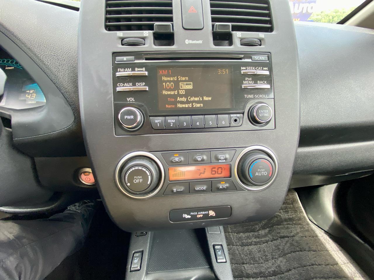 Nissan Leaf 4dr HB S 2015