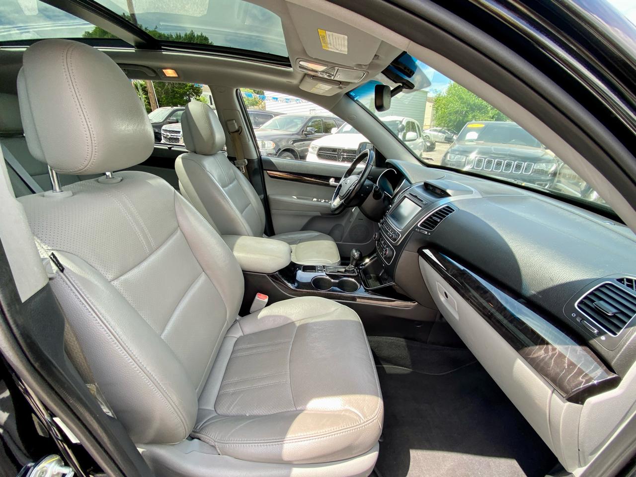 Kia Sorento AWD 4dr V6 SX 2015