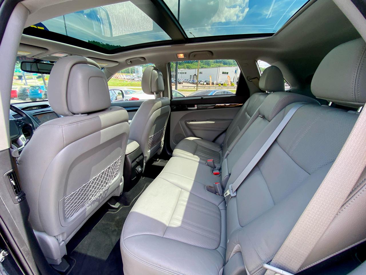 Kia Sorento AWD 4dr V6 SX 2015