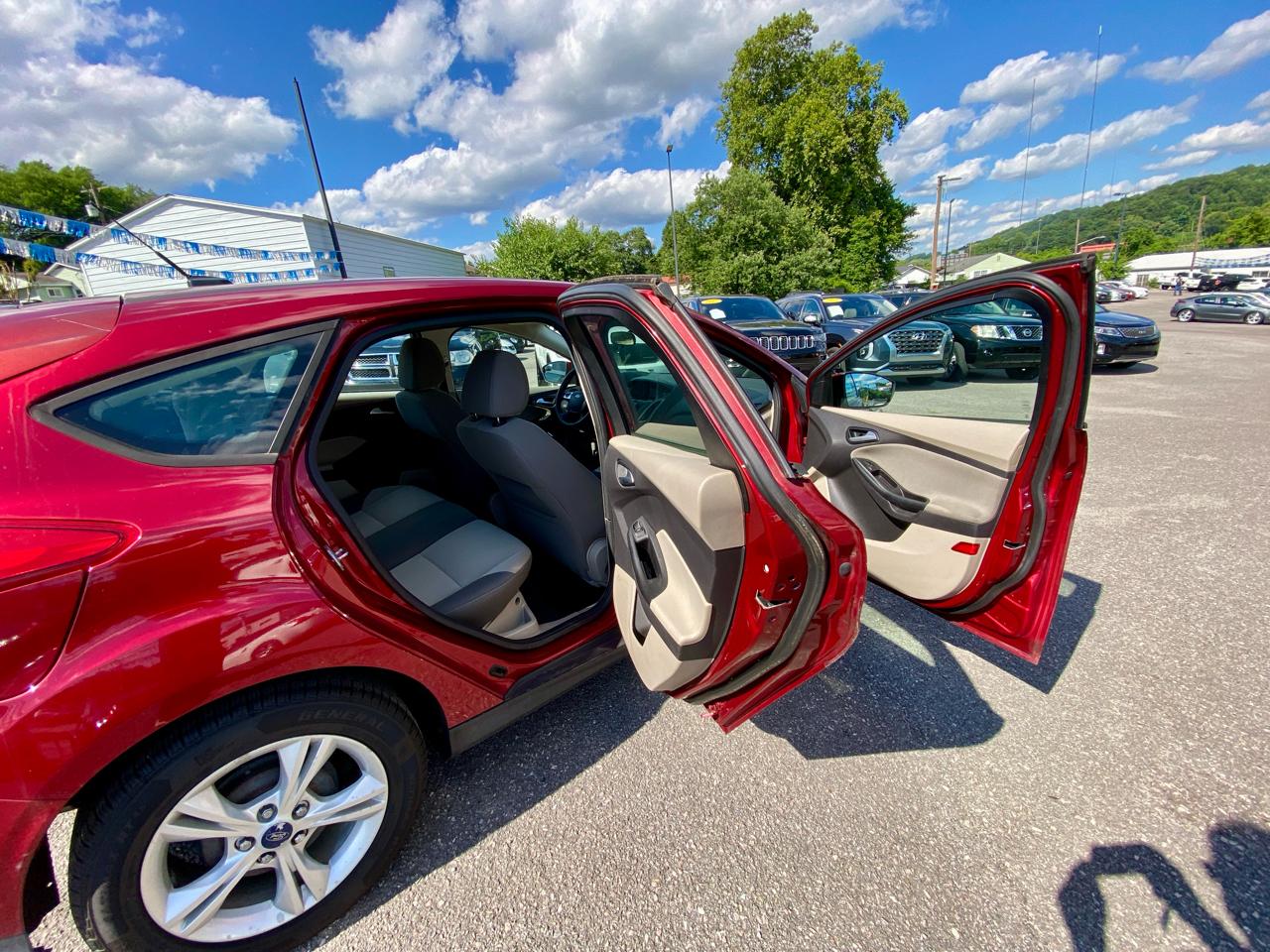 Ford Focus 5dr HB SE 2014