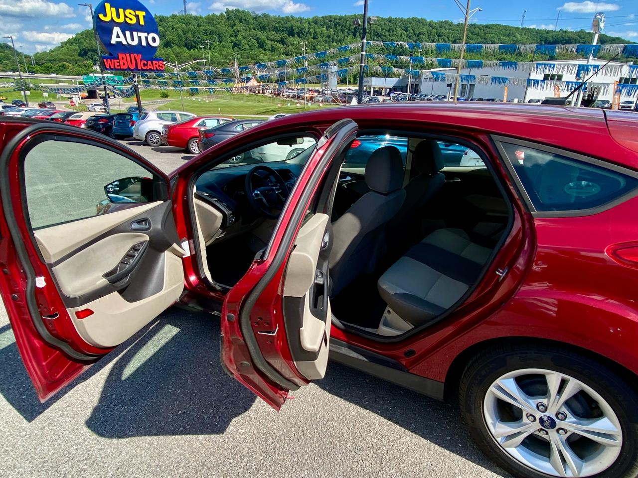 Ford Focus 5dr HB SE 2014
