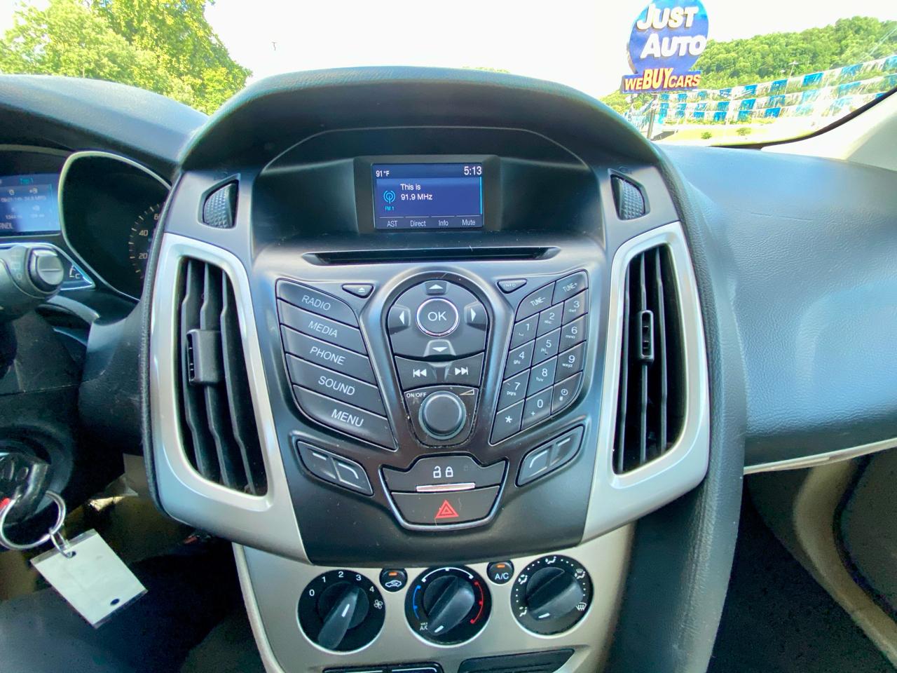 Ford Focus 5dr HB SE 2014