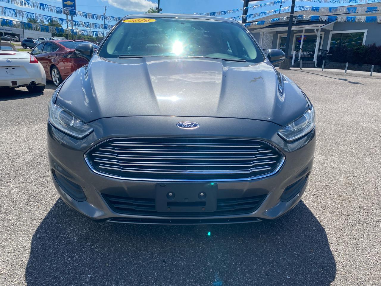 Ford Fusion 4dr Sdn SE FWD 2016