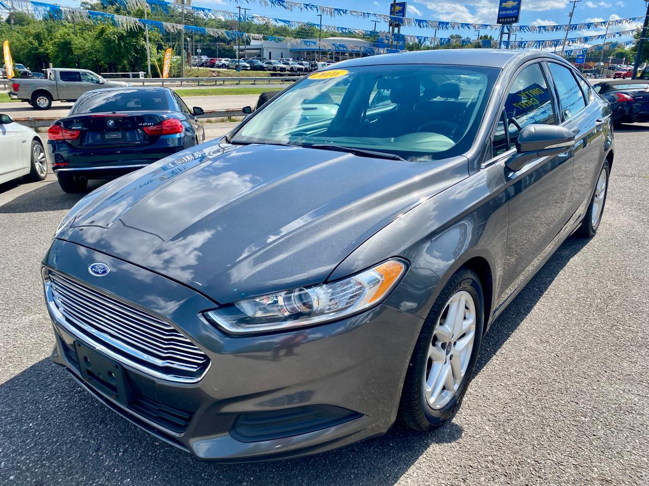 Ford Fusion 4dr Sdn SE FWD 2016