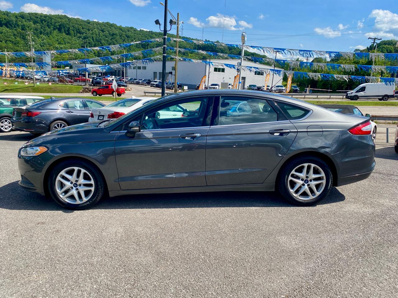 Ford Fusion 4dr Sdn SE FWD 2016