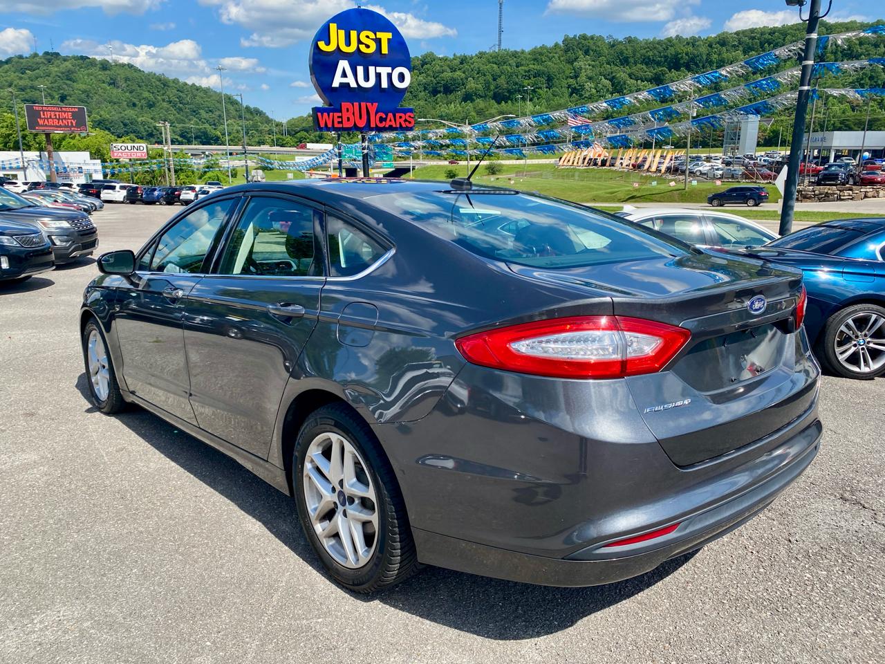 Ford Fusion 4dr Sdn SE FWD 2016