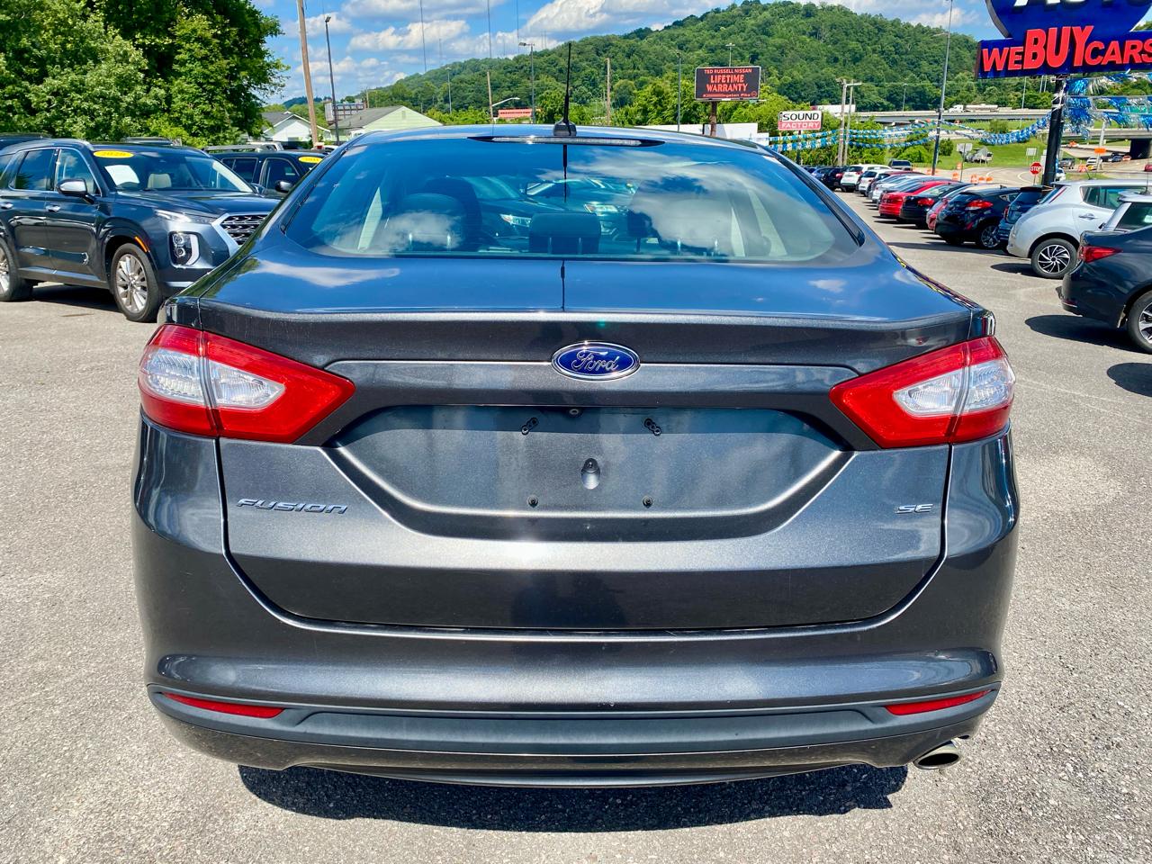 Ford Fusion 4dr Sdn SE FWD 2016