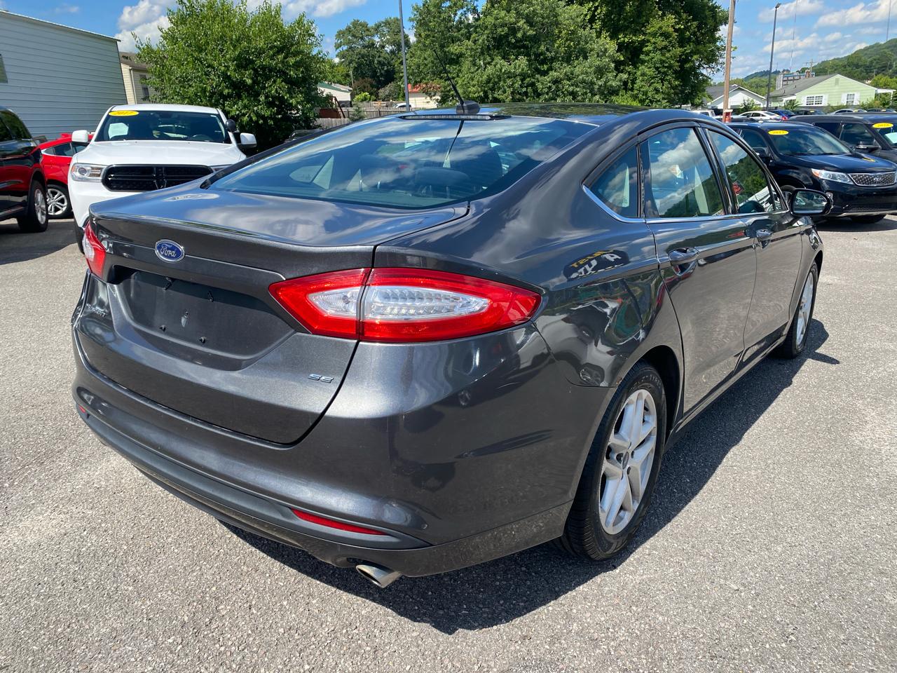 Ford Fusion 4dr Sdn SE FWD 2016