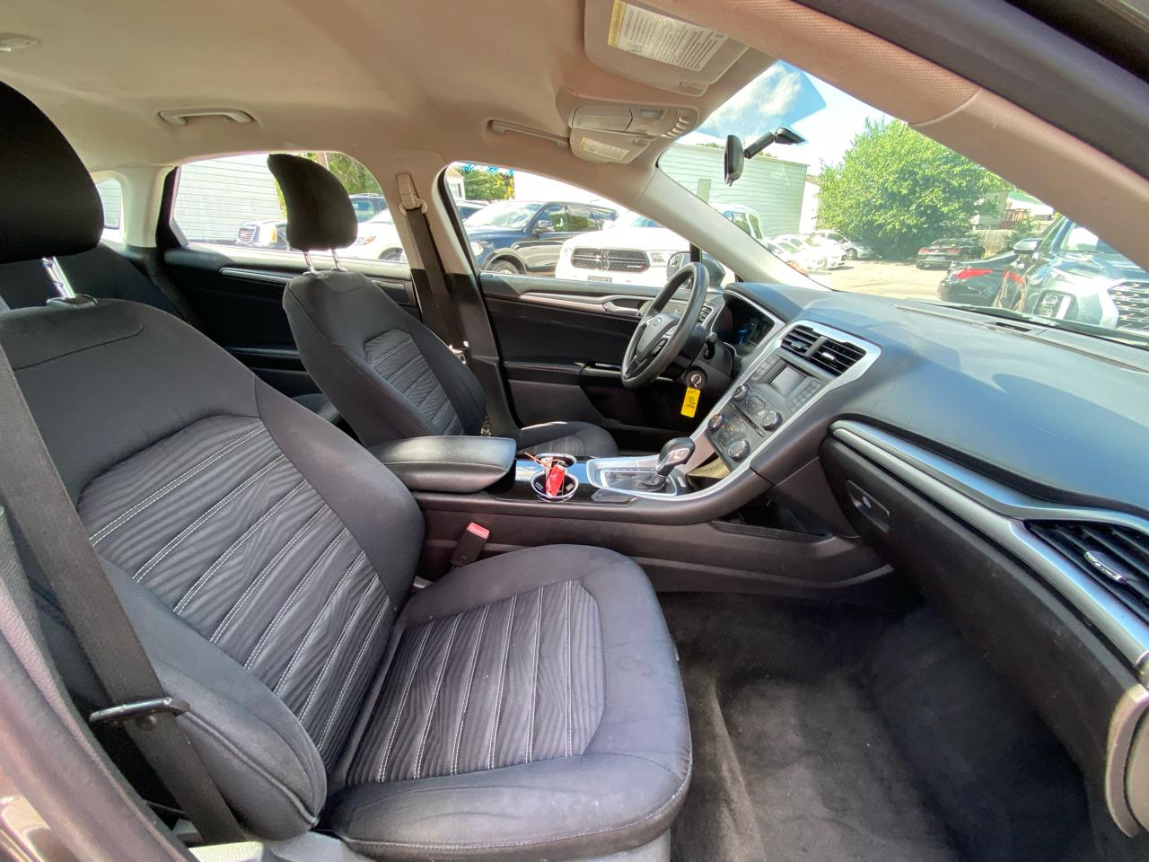 Ford Fusion 4dr Sdn SE FWD 2016