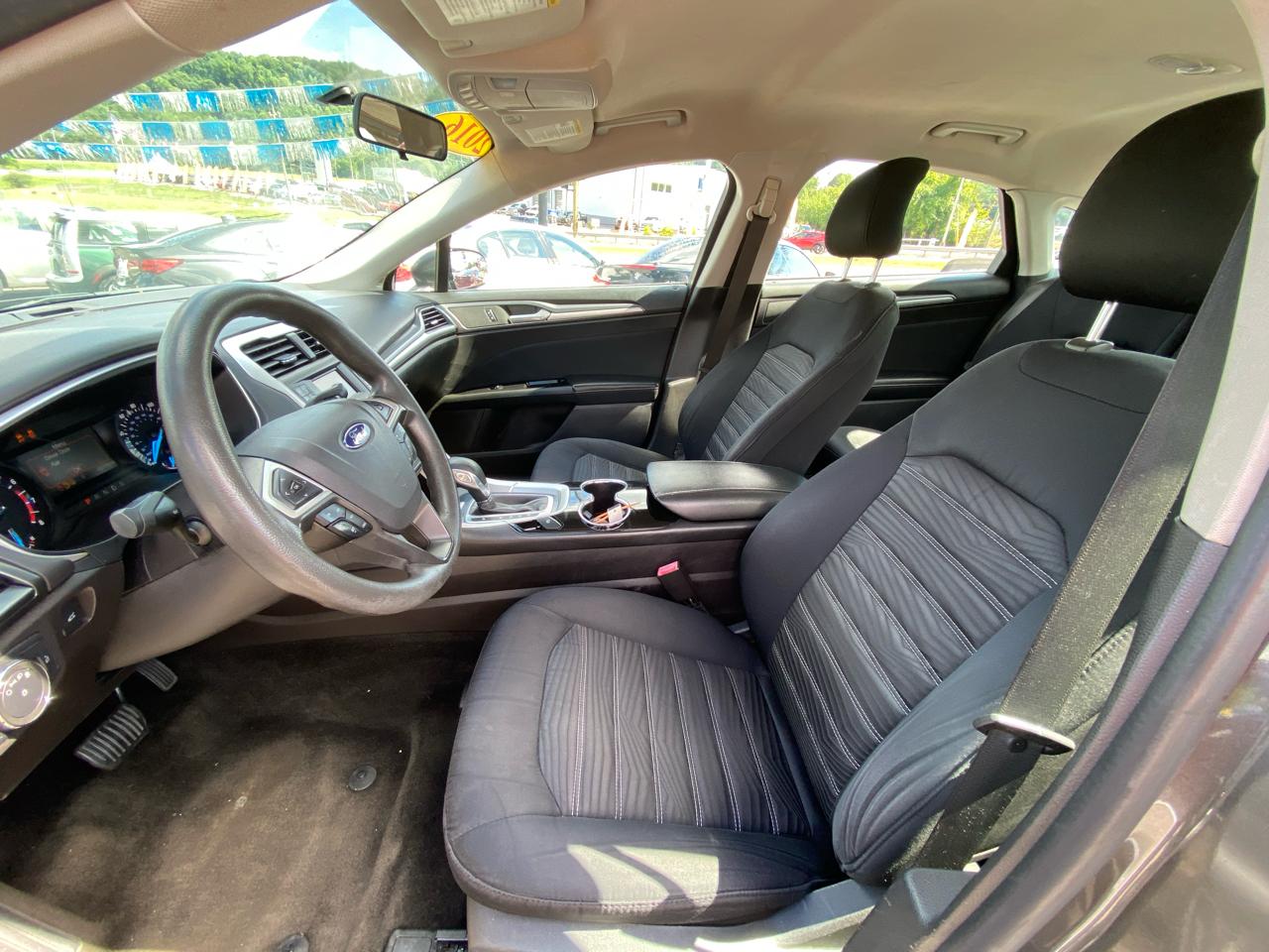 Ford Fusion 4dr Sdn SE FWD 2016