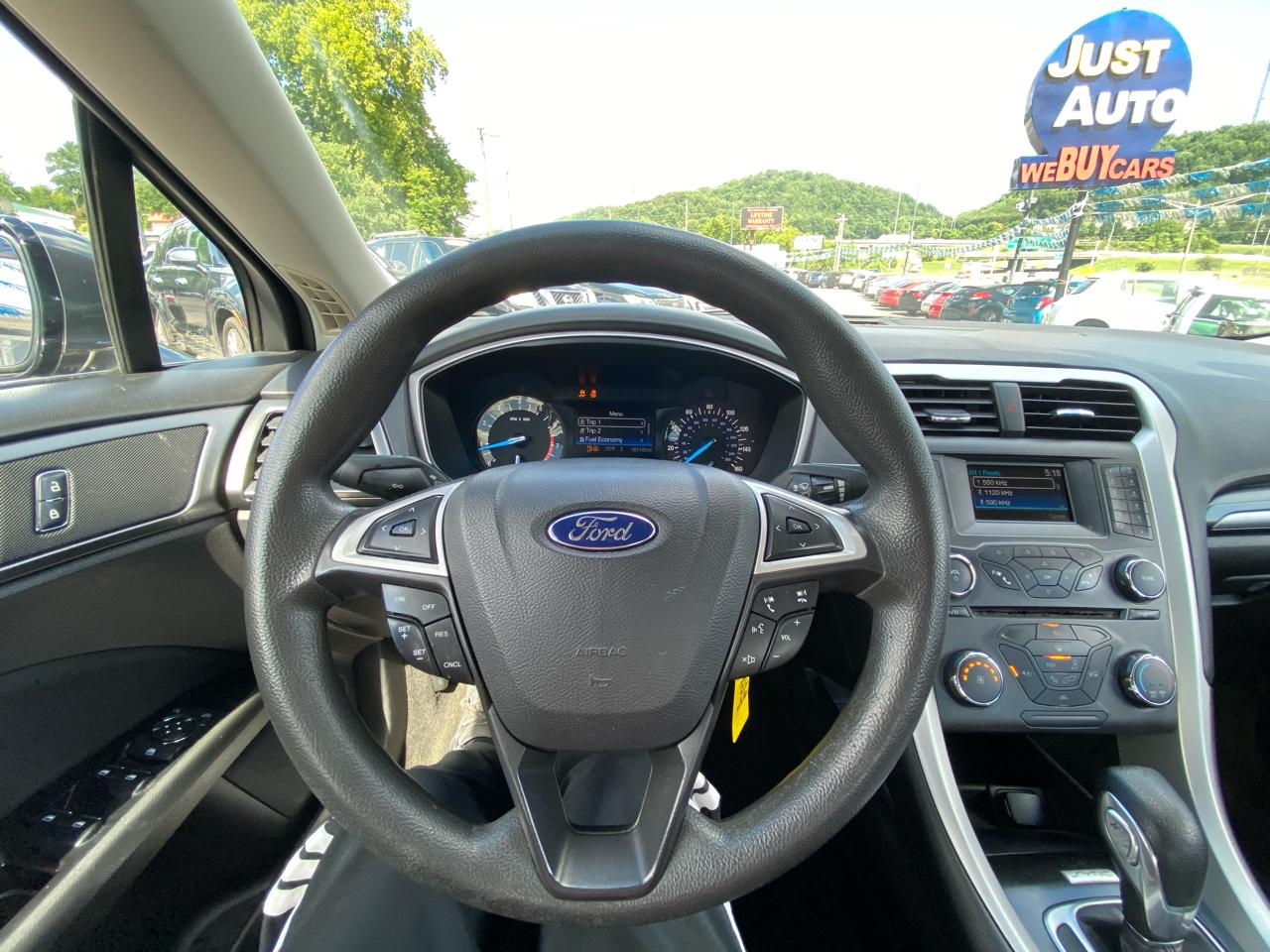 Ford Fusion 4dr Sdn SE FWD 2016