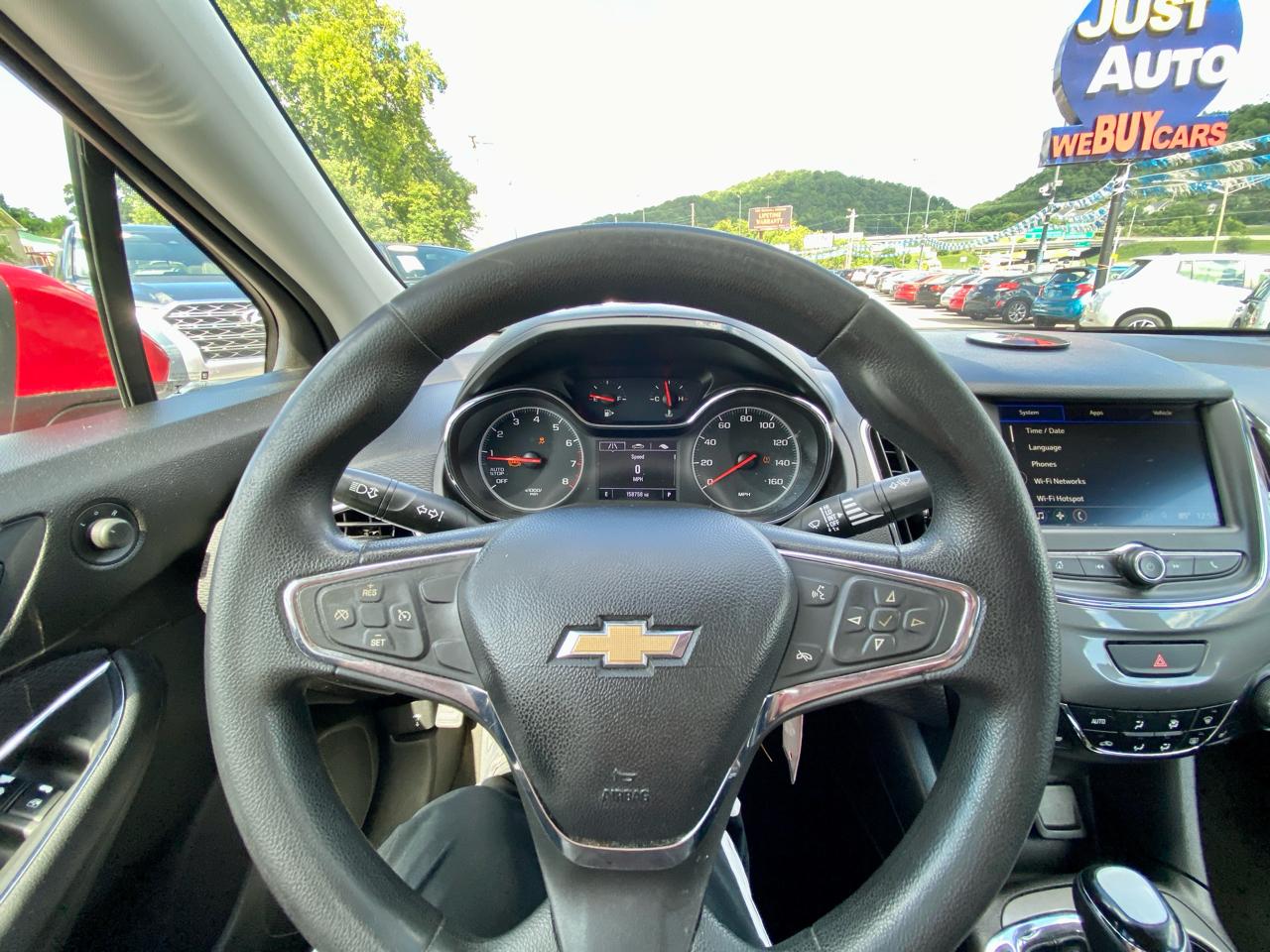 Chevrolet Cruze 4dr Sdn LT 2019