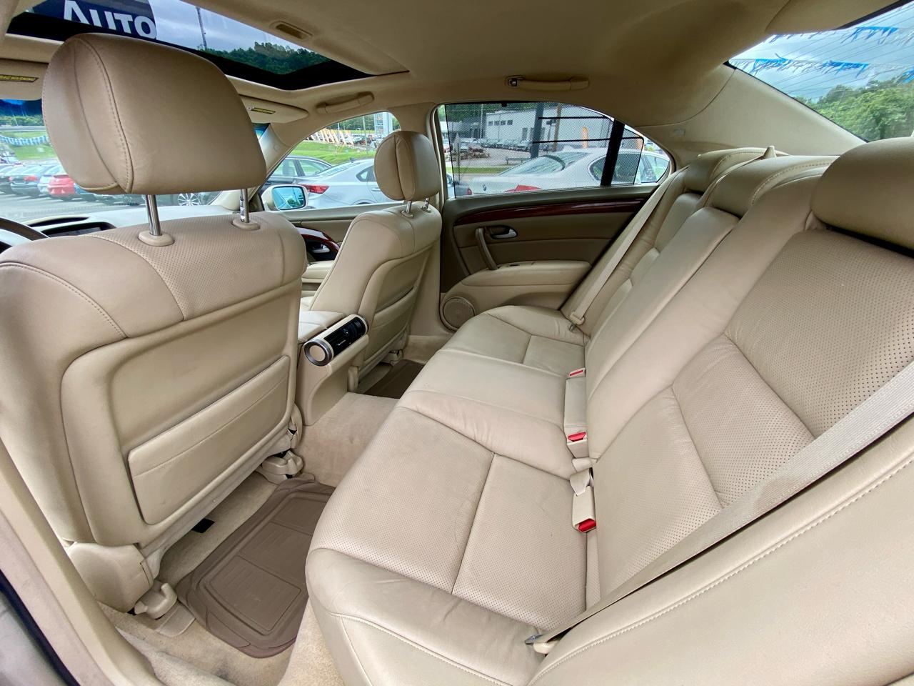 Acura RL 4dr Sdn Tech/CMBS w/PAX (Natl) 2008