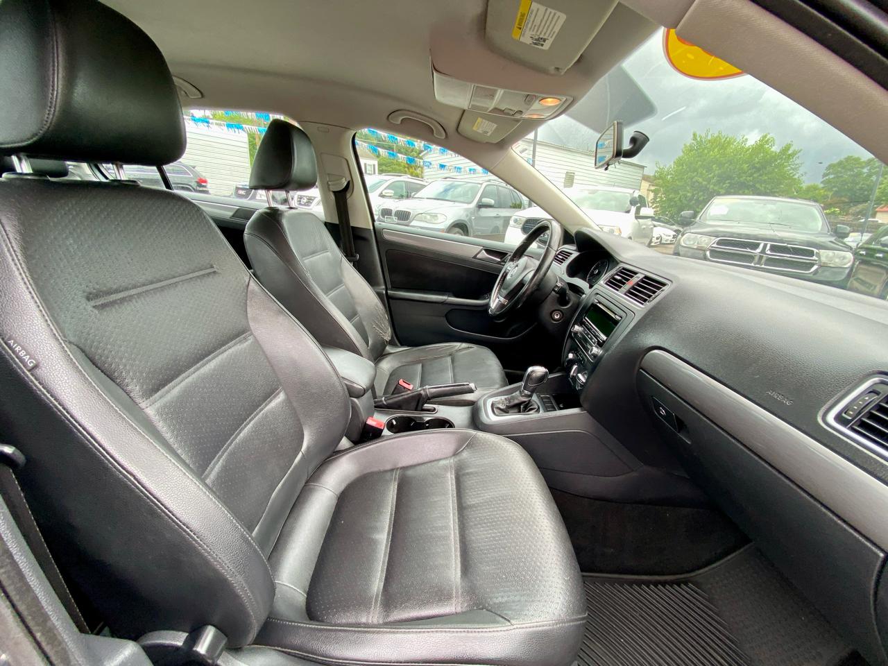 Volkswagen Jetta Sedan 4dr DSG TDI 2013