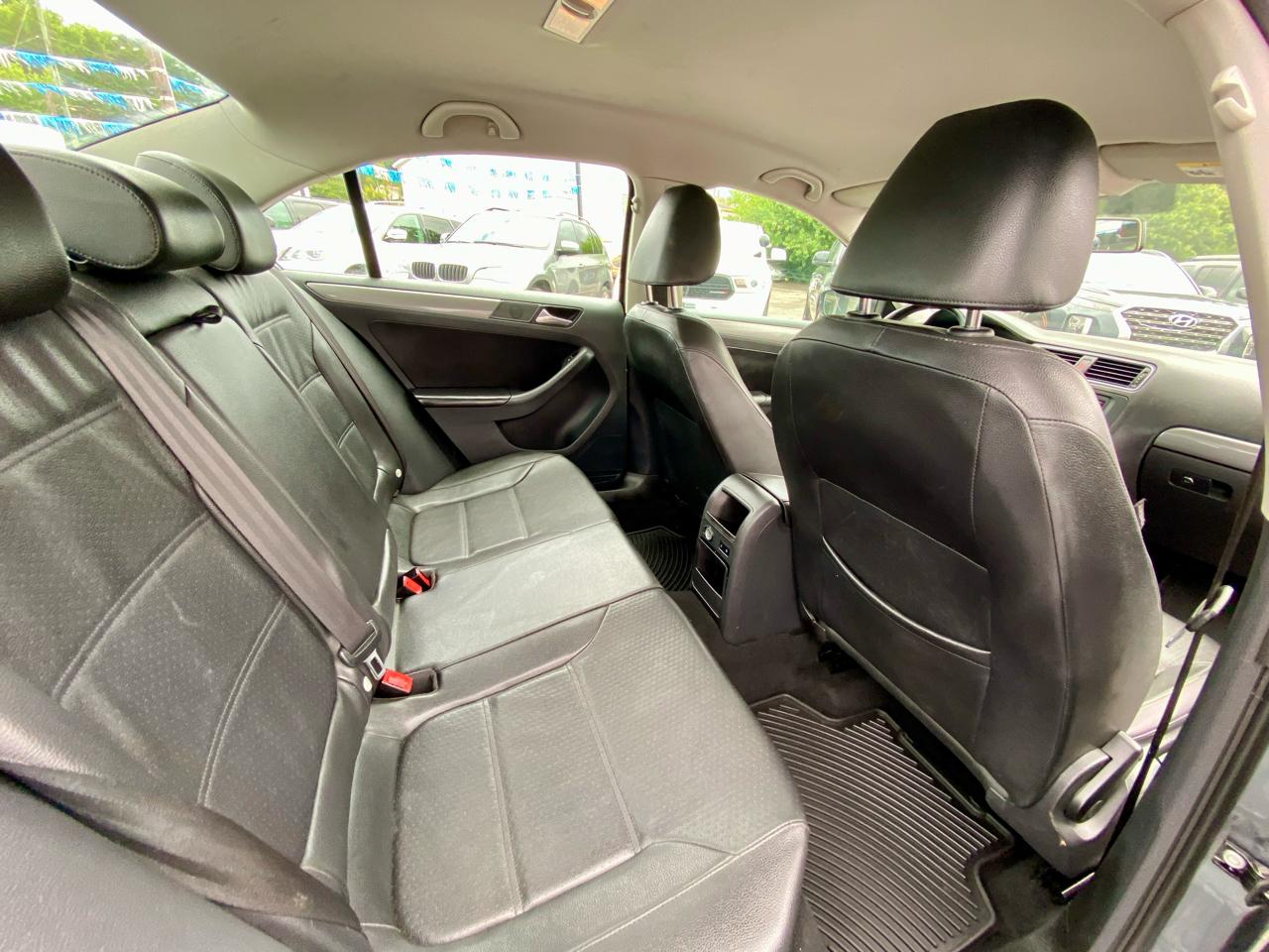 Volkswagen Jetta Sedan 4dr DSG TDI 2013