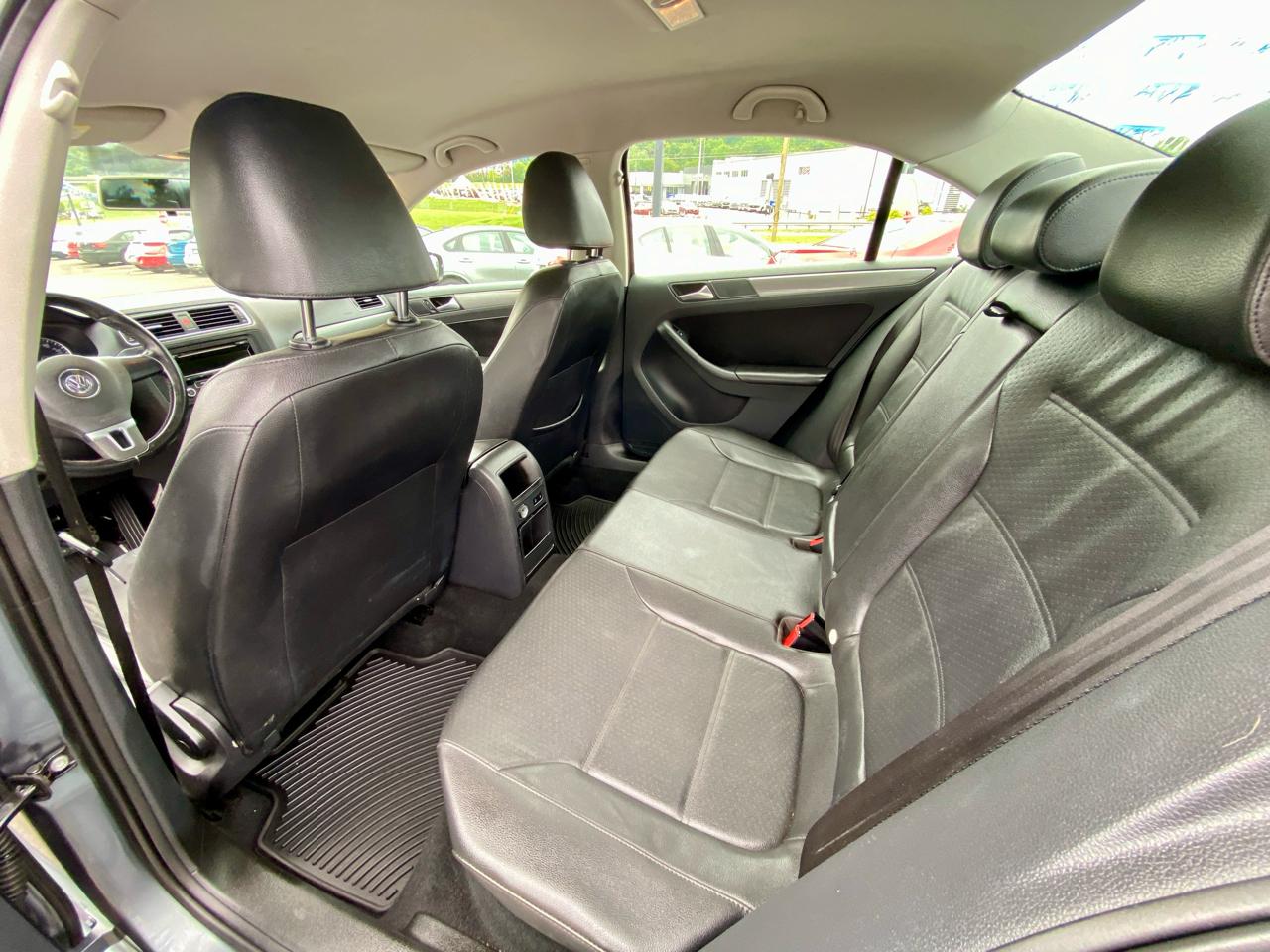 Volkswagen Jetta Sedan 4dr DSG TDI 2013