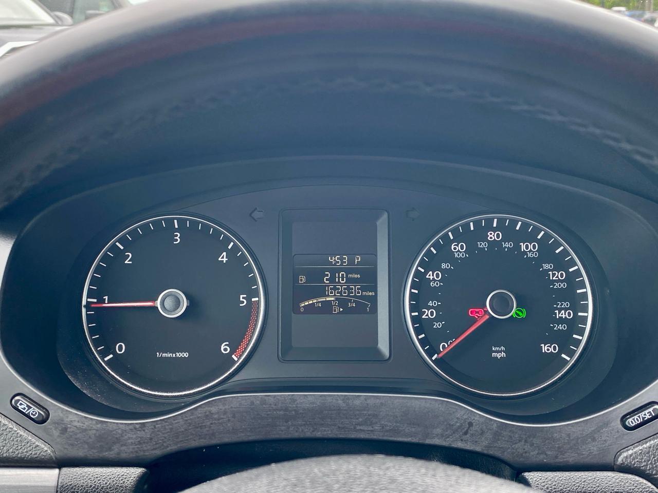 Volkswagen Jetta Sedan 4dr DSG TDI 2013