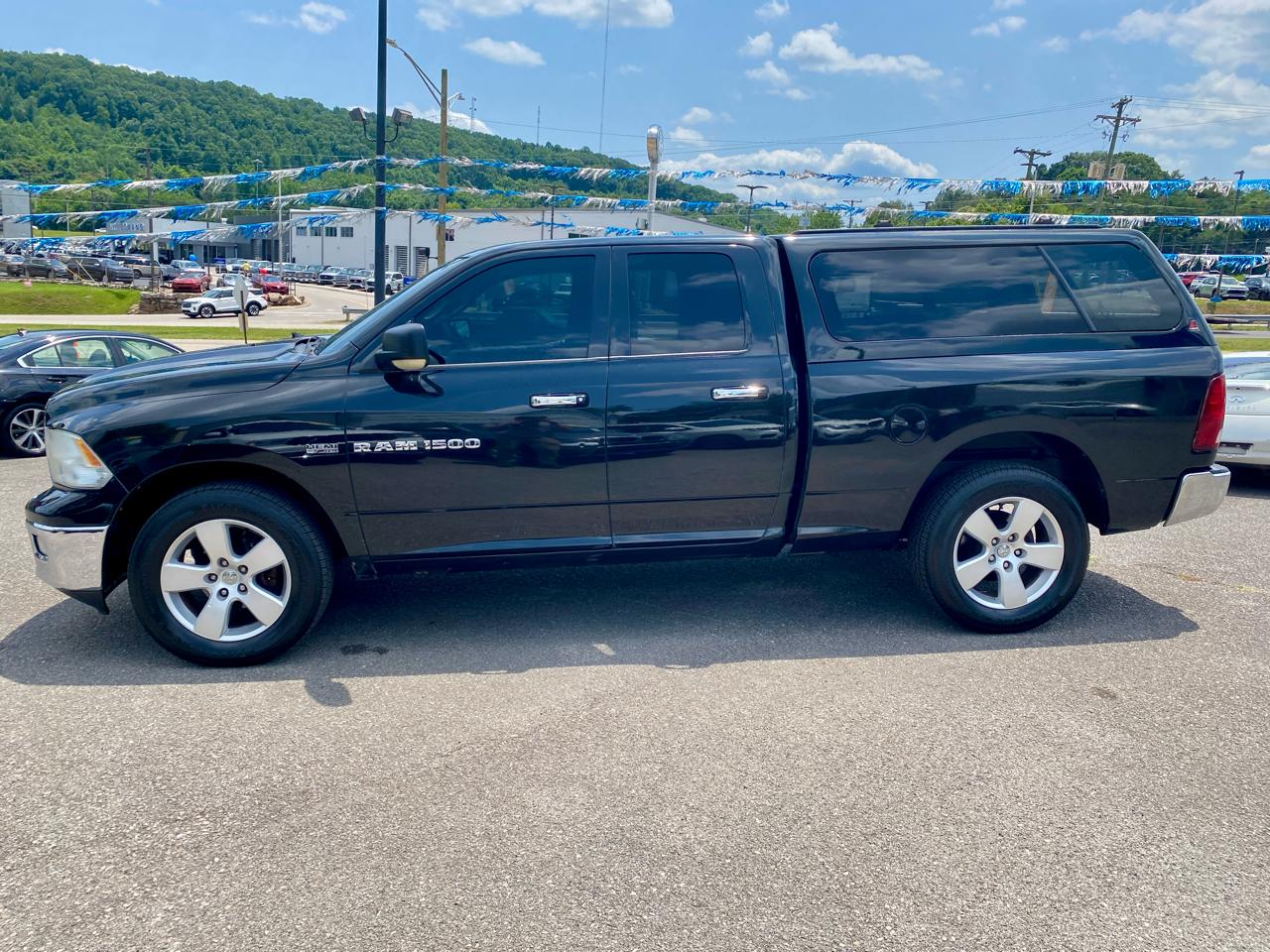 RAM 1500 4WD Quad Cab 140.5" Big Horn 2011