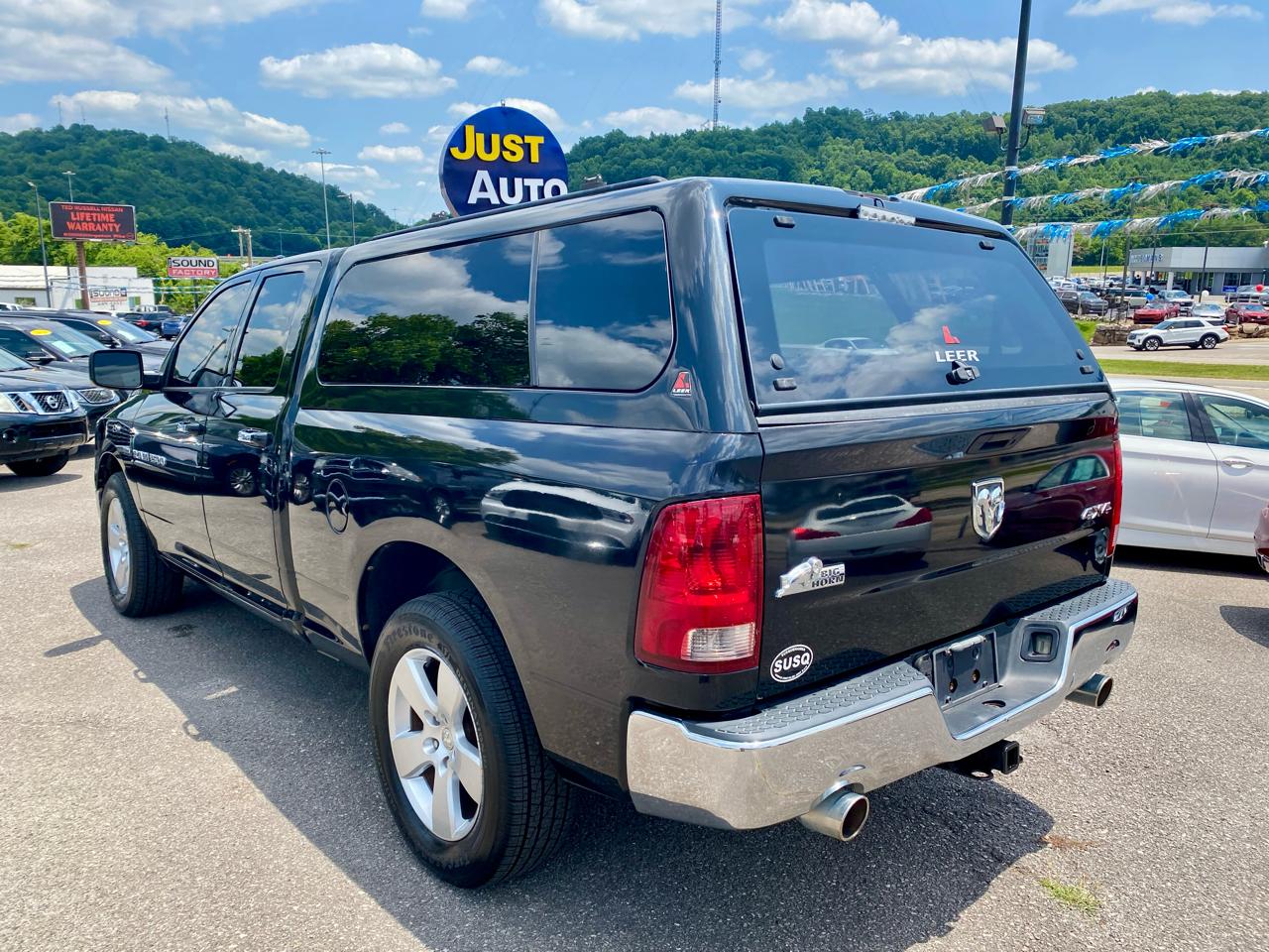 RAM 1500 4WD Quad Cab 140.5" Big Horn 2011