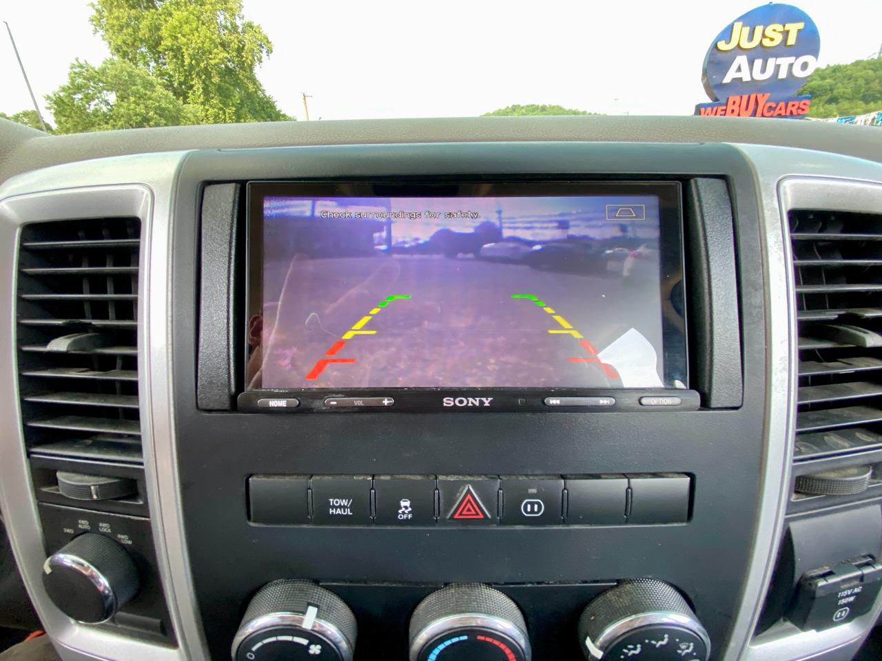 RAM 1500 4WD Quad Cab 140.5" Big Horn 2011