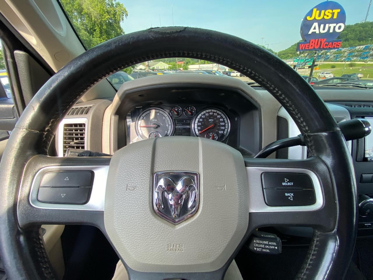 RAM 1500 4WD Quad Cab 140.5" Big Horn 2011