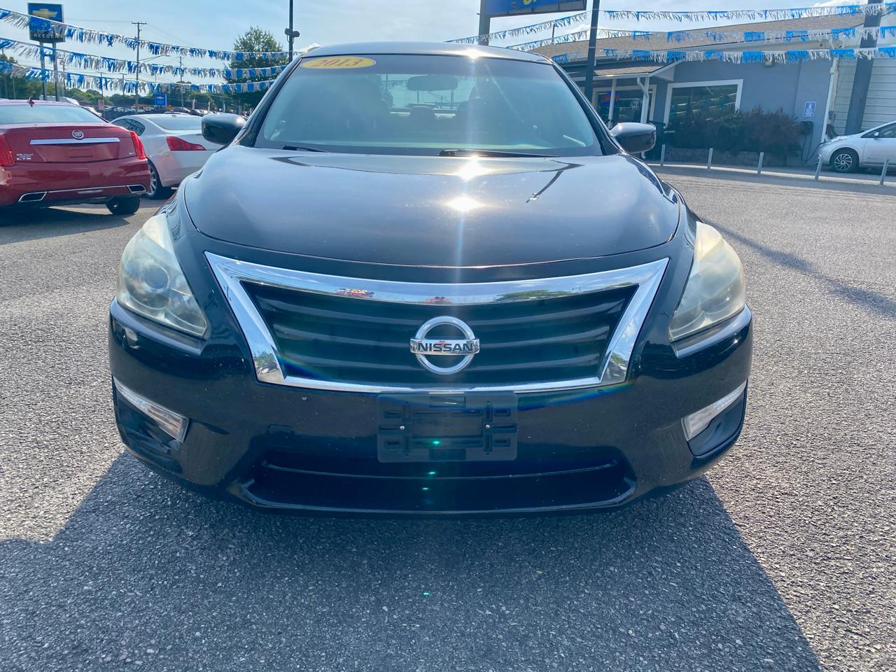 Nissan Altima 4dr Sdn I4 2.5 S 2013