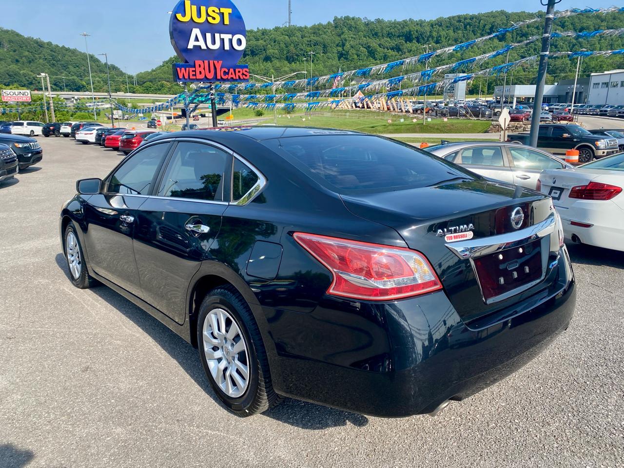 Nissan Altima 4dr Sdn I4 2.5 S 2013