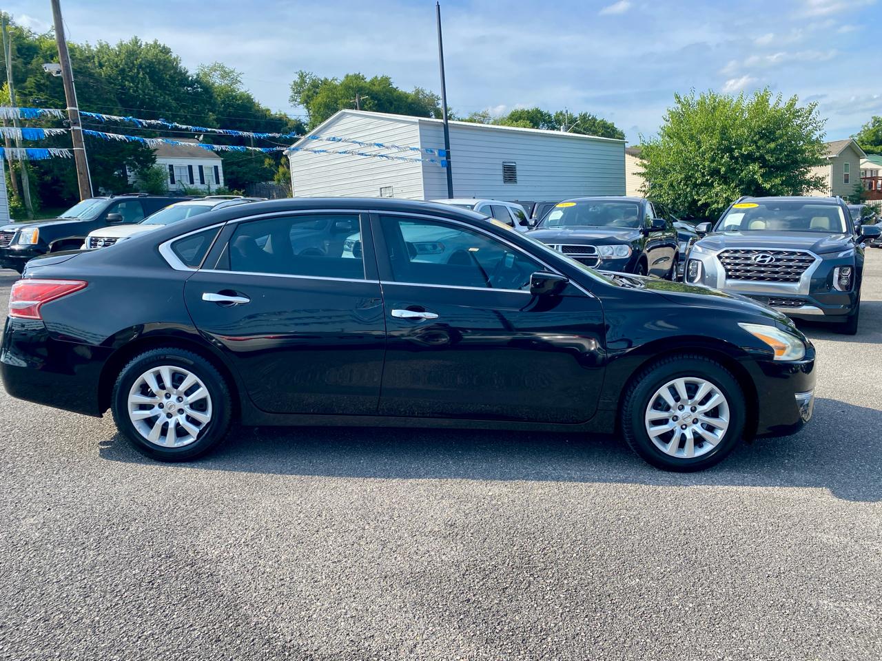 Nissan Altima 4dr Sdn I4 2.5 S 2013
