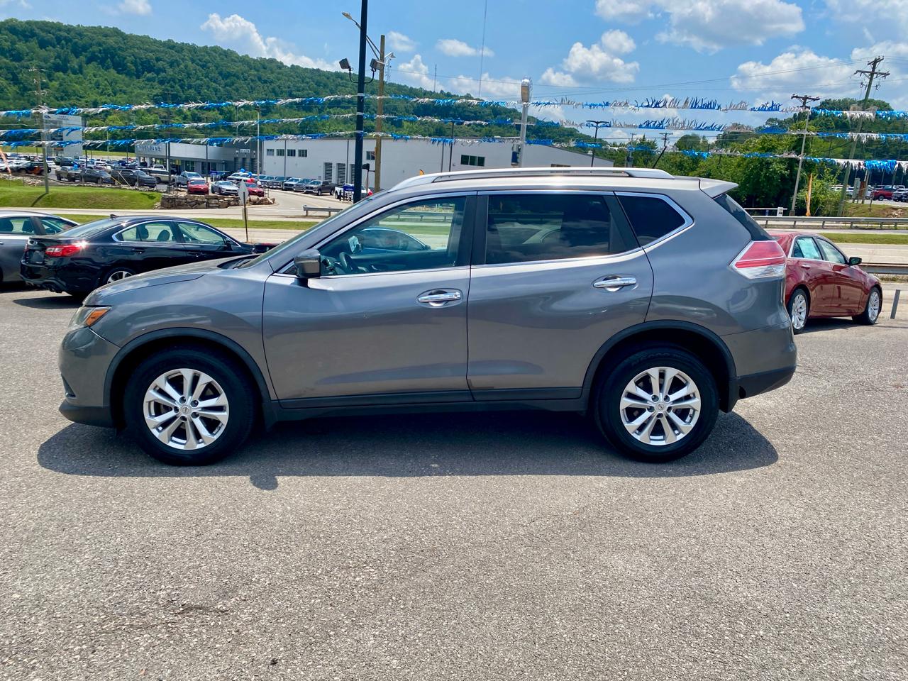 Nissan Rogue FWD 4dr SV 2015