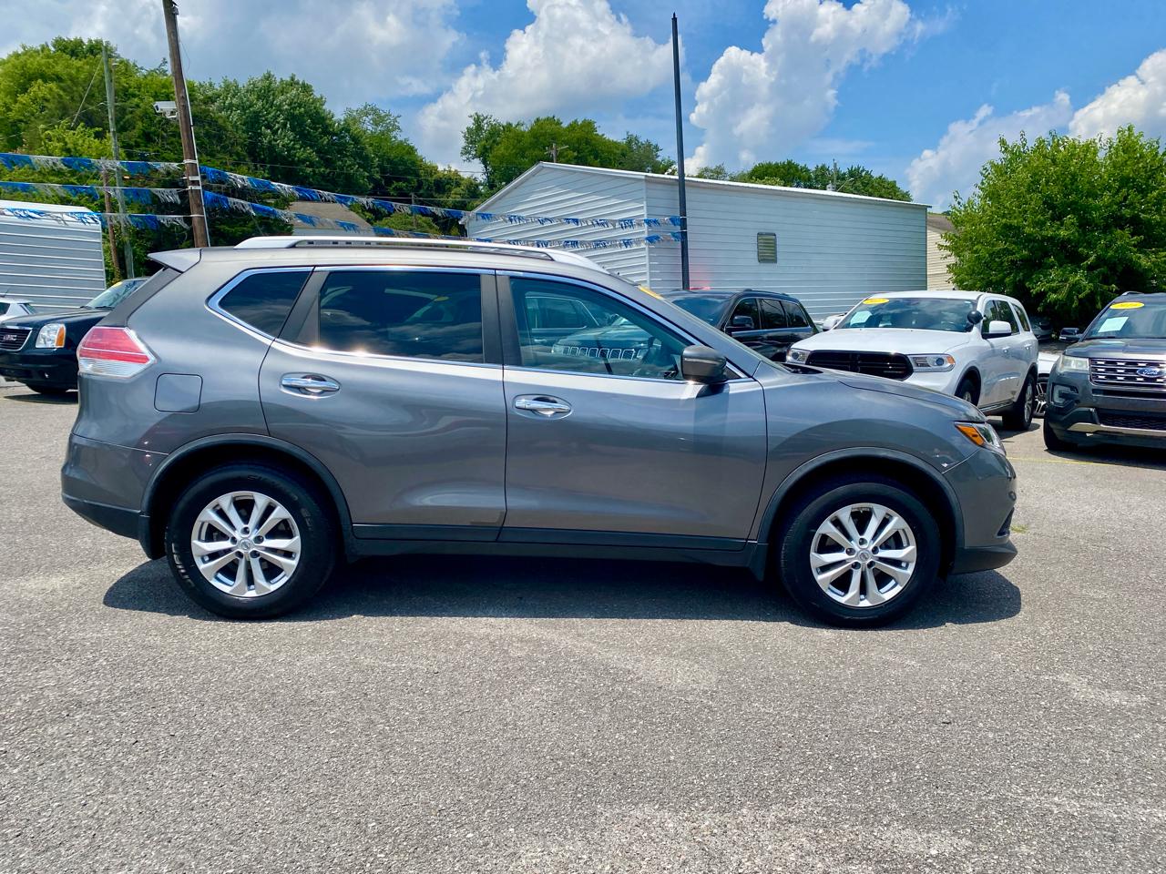 Nissan Rogue FWD 4dr SV 2015