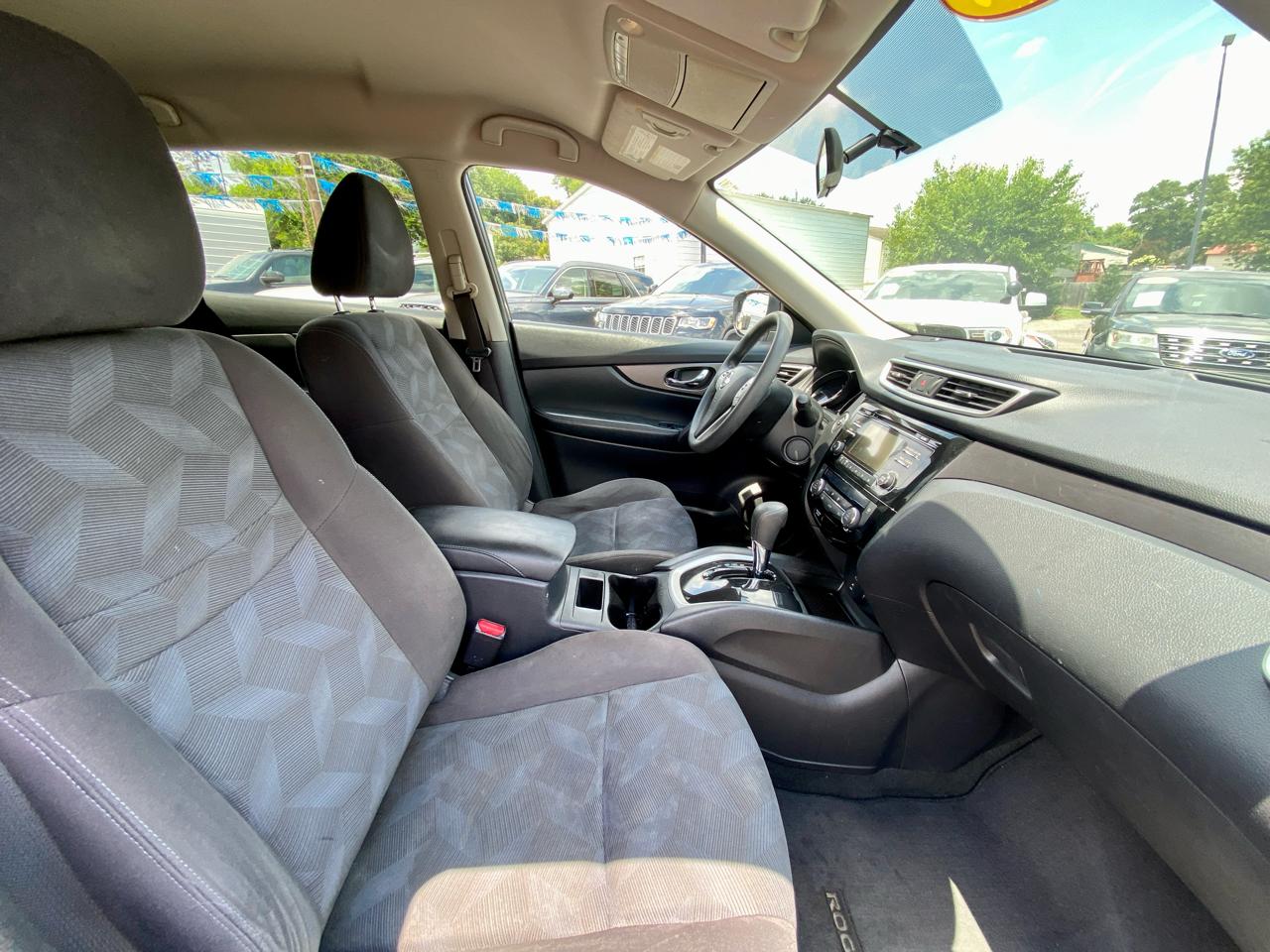 Nissan Rogue FWD 4dr SV 2015