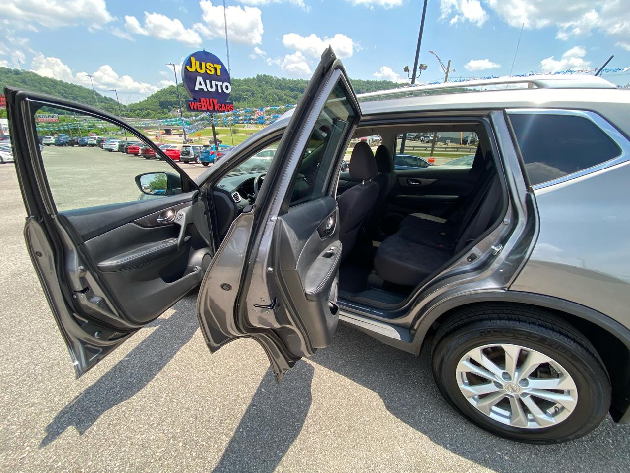 Nissan Rogue FWD 4dr SV 2015